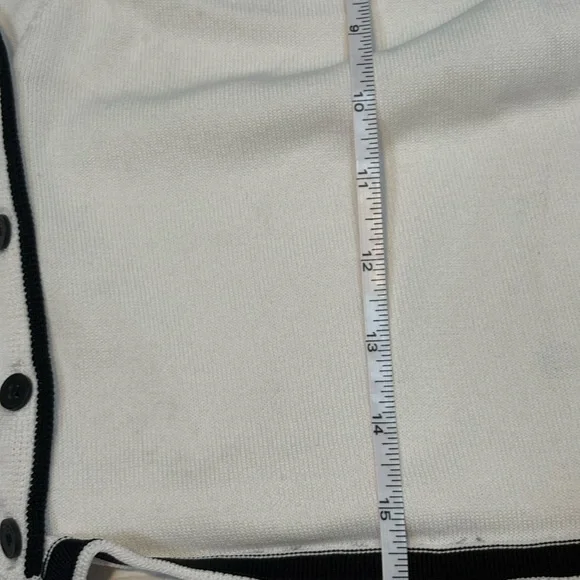 Oak + Fort black trim white crop top, likely a sweater vest small women’s - Picture 6 of 7